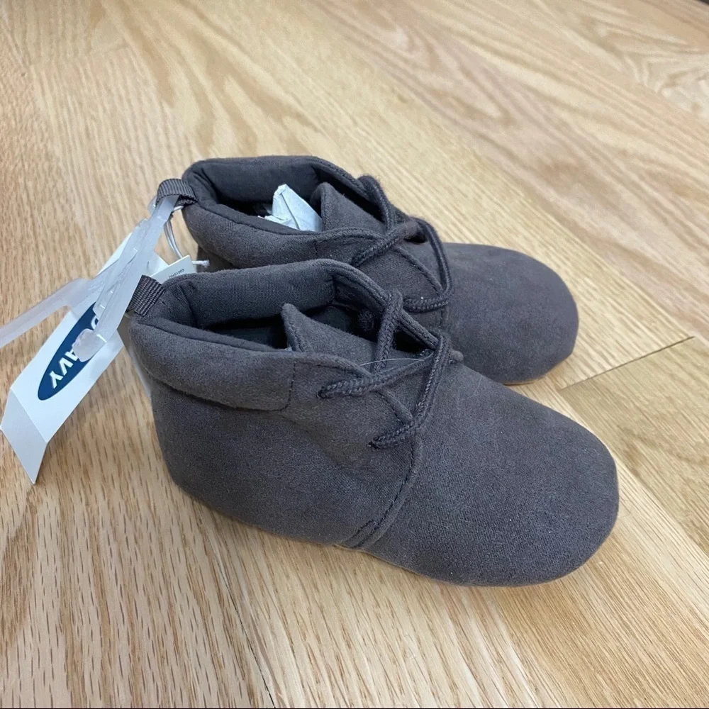 Old Navy Baby Brown Gray Chukka Boots NWT 6-12 mos